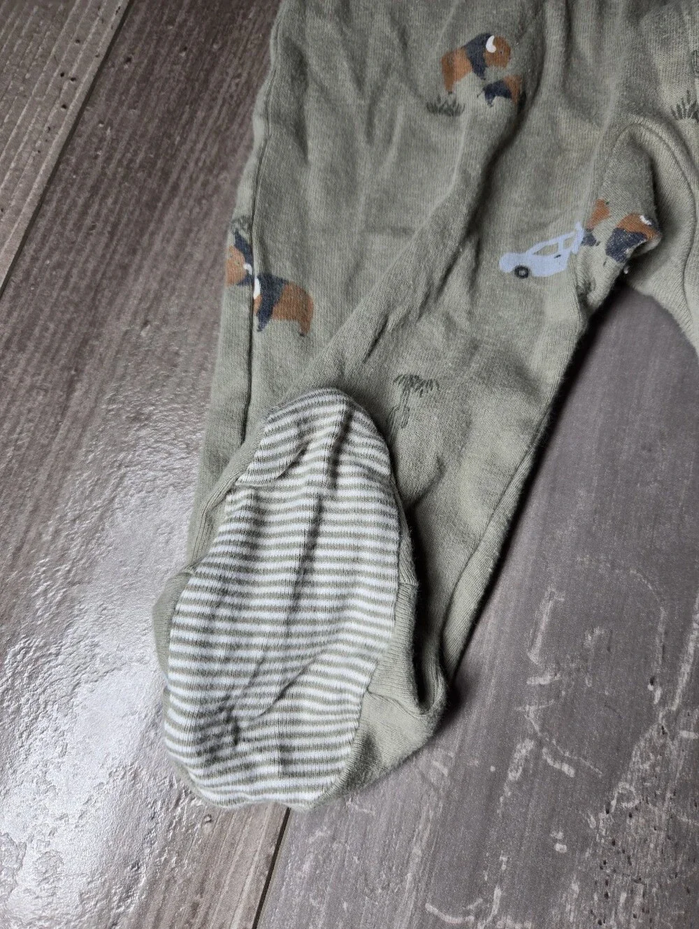 Carter's Baby Boy Soft Green Baby One-Piece Footed Sleeper Size 6m Buffalo